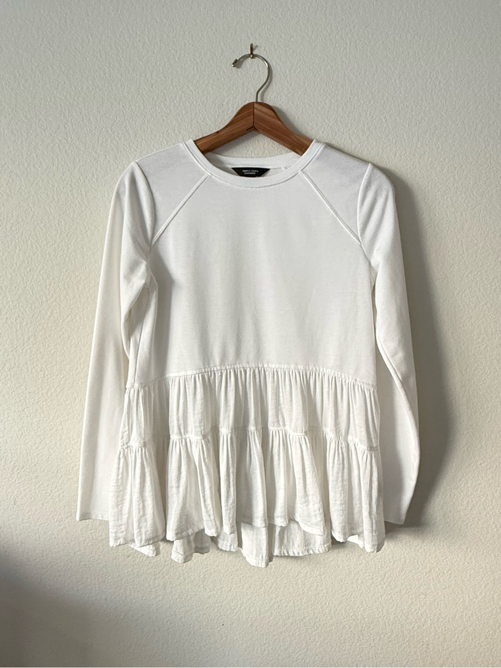 Simply Vera by Vera Wang Women's White Ruffled Peplum Long-Sleeve Top